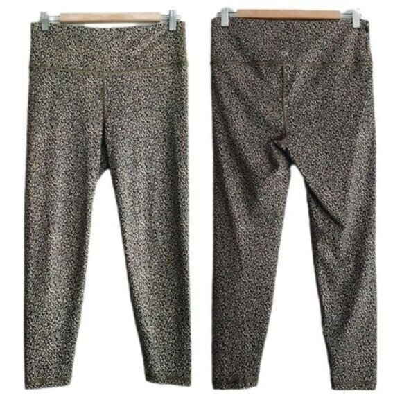 GAP Fit Eclipse Athletic Crop Leggings Dot Patern Regular Sz M - Picture 2 of 12